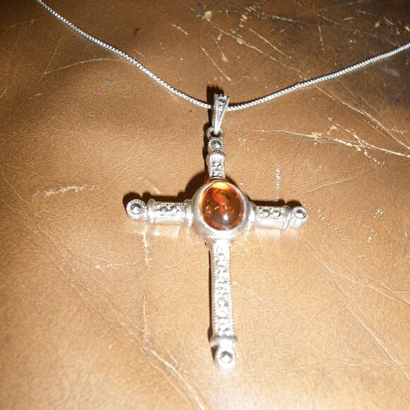 Vintage Sterling Silver 22" Thin Necklace w/ Large Crucifix Pedant - Picture 3 of 3